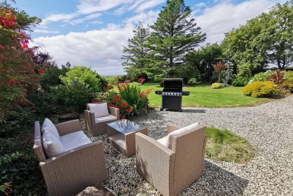 Cosy, Coastal Retreat With A Large Garden Villa Monreith Dış mekan fotoğraf
